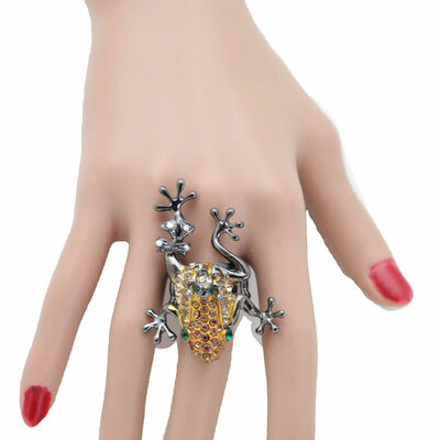 Women black metal fashion ring jewelry frog animal stretch band attractive look