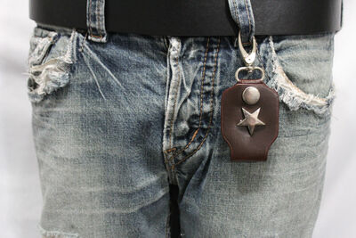 Men Silver Key Chain Ring Holder Texas Star Charm Clasp Hook Brown Faux Leather