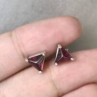 Triangle Sugerloaf Garnet Pyramid Red Garnet Earstuds 925 Sterling Silver Stud Earrings One Pair Simple Earstuds - Thumbnail 5