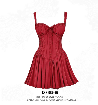 Sexy low-cut lace-up pleated dress with cross-back straps and slim fishbone miniskirt