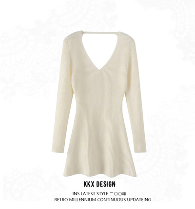 Sexy V-neck long-sleeved knitted dress