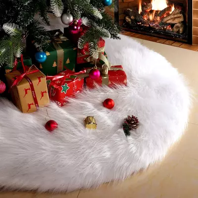 30 Inch Faux Fur Christmas Tree Skirt White Plush Skirt for Merry Christmas Party Christmas Tree Decoration