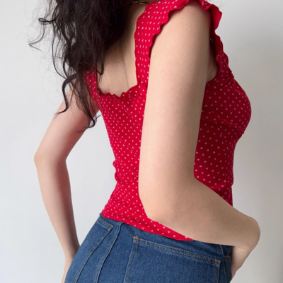 Sexy one-shoulder tie t-shirt for women with ruffled hem and slim fit short top