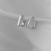 Fashion U-Shaped Square Hoop Earrings for Women  - Thumbnail 4