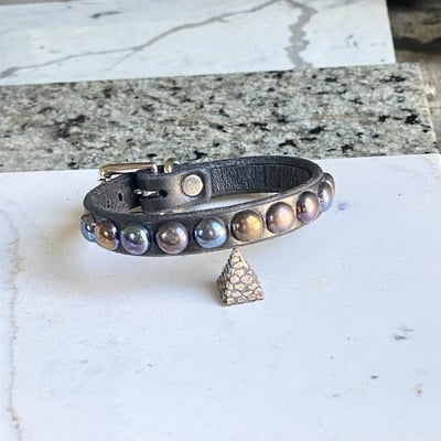 1-row rainbow medium dome studs wristband