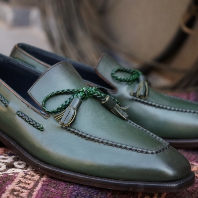 Crafted leather green leather tassel loafers dress shoes