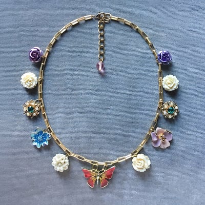 Bouquet necklace