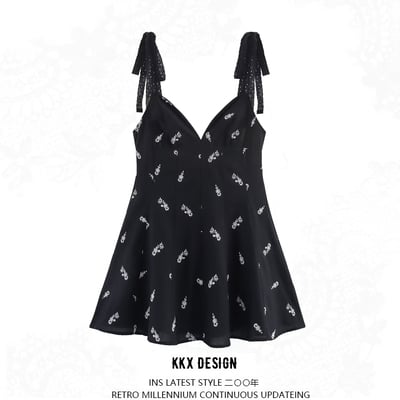 Fashionable and simple flower embroidered short dress