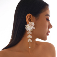 Elegant White Petal Flower Drop Earrings - Thumbnail 1