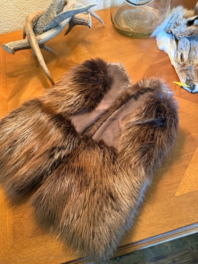 Brown palm mens beaver mittens