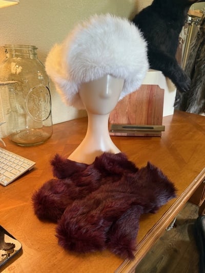 Burgandy Womens rabbit mittens