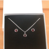 BOXED GIFT SET/Sterling Silver Garnet Circle Pendant & Chain/Garnet Necklace/Garnet Jewellery/Garnet Jewelry/Garnet Earrings/UK - Thumbnail 10