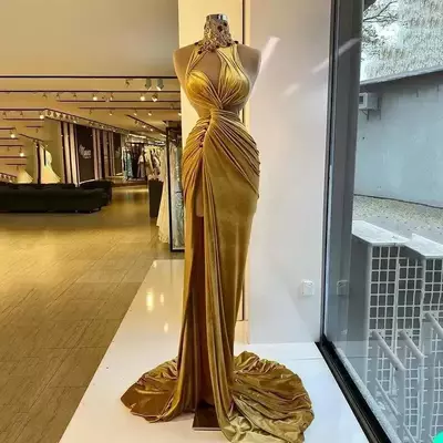 Gold Velvet Prom Dresses Elegant Ruched Long Sweep Train Mermaid Evening Party Gowns Side Slit High Neck Crystals Beading Sleeveless