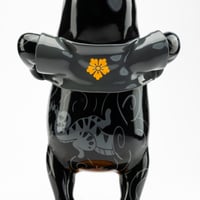 ArTToy by Jee Saya & Hundred Demons "Tatpooh BLK Gallery (41 cm/16 in)" - Thumbnail 4