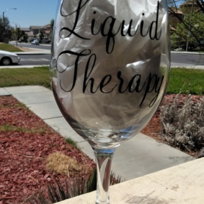 Liquid therapy wine glass